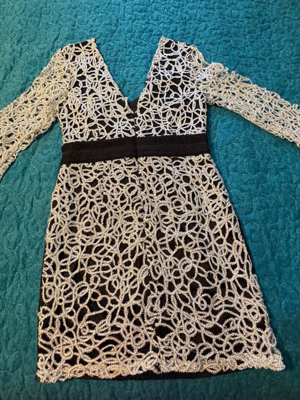 Vintage Boohoo White Crochet /Beads Long Sleeve w/Black Waist Band Dress Size 6